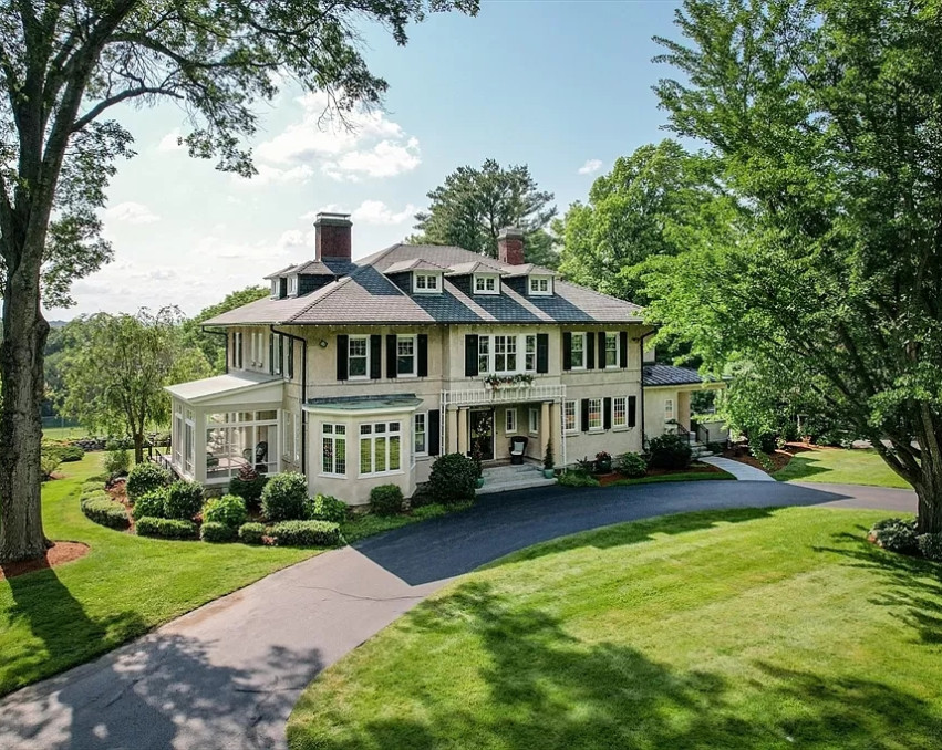 Timeless Elegance House in Grafton